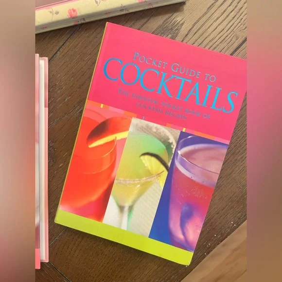 Cupcake and Cocktail Recipe Book Set - Picture 6 of 7